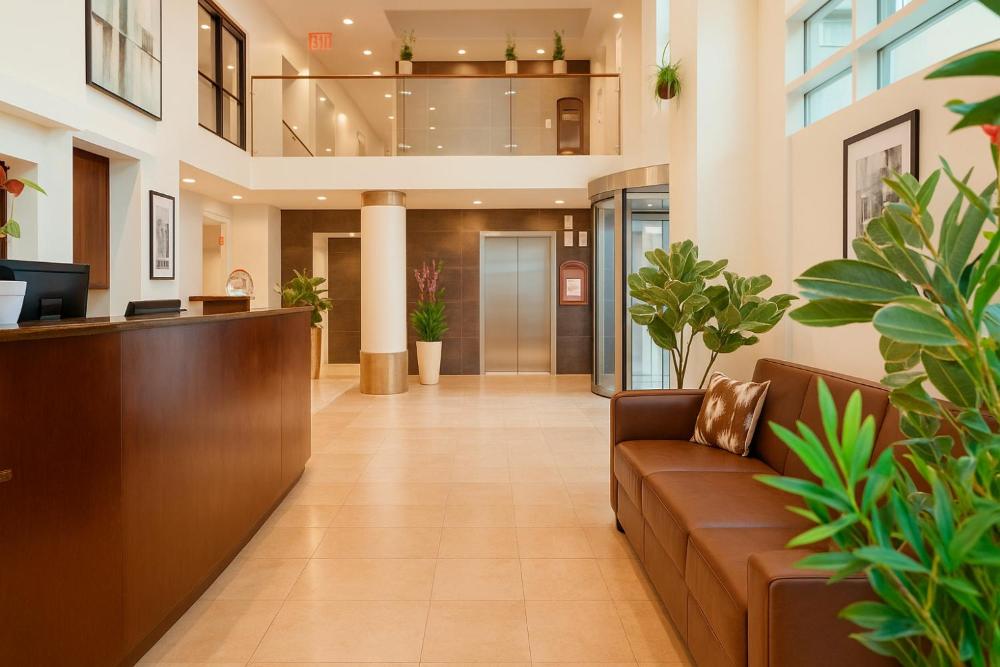 LIC Manhattan View Hotel